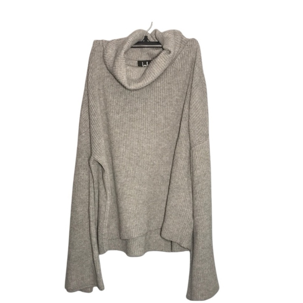 Lulus Grew Turtle Neck Sweater Size M